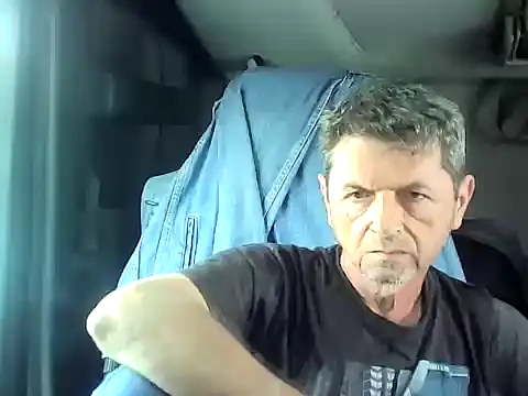 Snapshot of czarek888 chatting on 09/14/25, 10:47 czarek888 online show from 09/14/25, 10:47