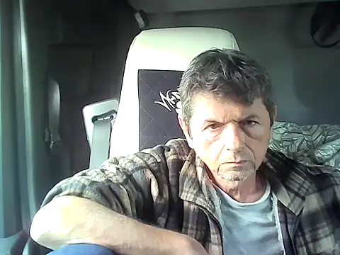 Snapshot of czarek888 chatting on 10/26/25, 12:11 czarek888 online show from 10/26/25, 12:11