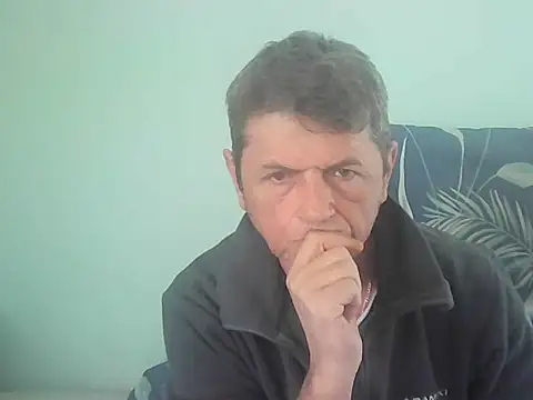 Snapshot of czarek888 chatting on 04/12/26, 01:38 czarek888 online show from 04/12/26, 01:38