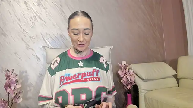 Rayanablackandwhite online show from 02/08/26, 08:23