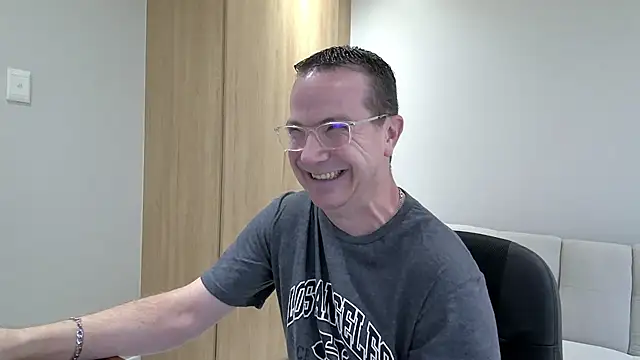 Snapshot of BrettJ81 chatting on 12/09/24, 02:49 BrettJ81 online show from 12/09/24, 02:49