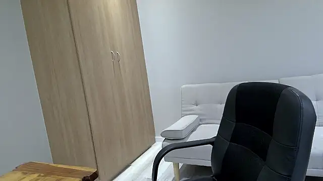 Snapshot of BrettJ81 chatting on 12/18/24, 03:22 BrettJ81 online show from 12/18/24, 03:22