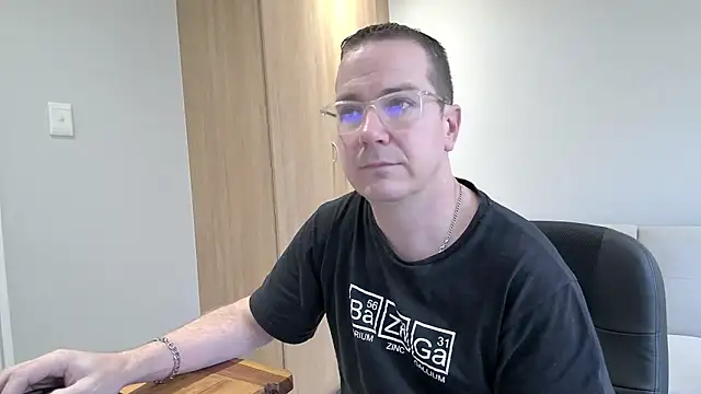 Snapshot of BrettJ81 chatting on 01/14/25, 02:53 BrettJ81 online show from 01/14/25, 02:53