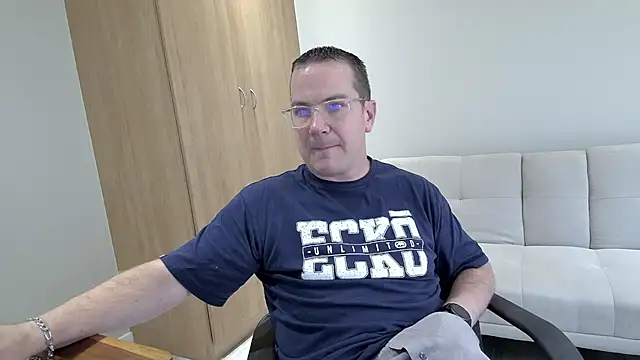 Snapshot of BrettJ81 chatting on 01/18/25, 11:21 BrettJ81 online show from 01/18/25, 11:21