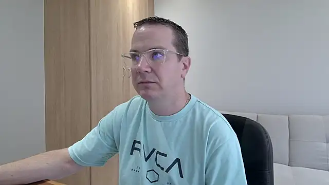 Snapshot of BrettJ81 chatting on 02/09/25, 11:36 BrettJ81 online show from 02/09/25, 11:36