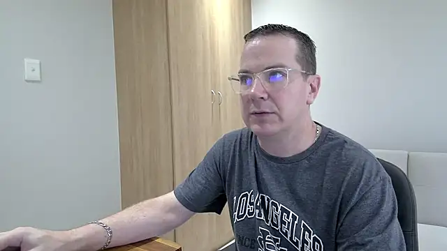 Snapshot of BrettJ81 chatting on 03/02/25, 01:05 BrettJ81 online show from 03/02/25, 01:05