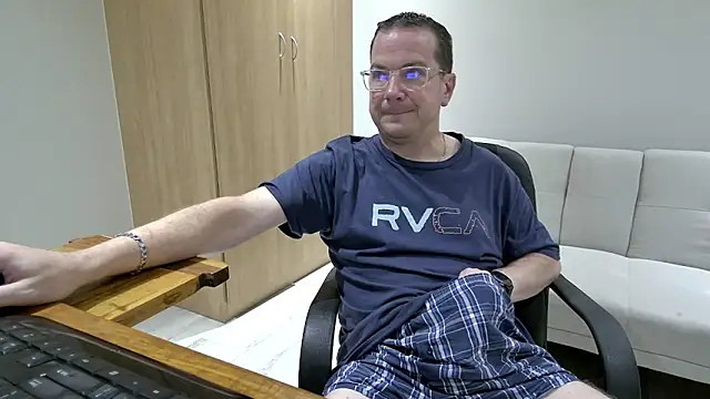 Snapshot of BrettJ81 chatting on 03/05/25, 05:29 BrettJ81 online show from 03/05/25, 05:29