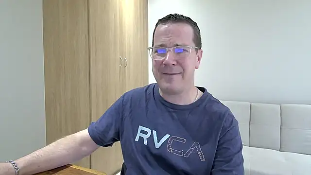 Snapshot of BrettJ81 chatting on 09/08/25, 02:38 BrettJ81 online show from 09/08/25, 02:38