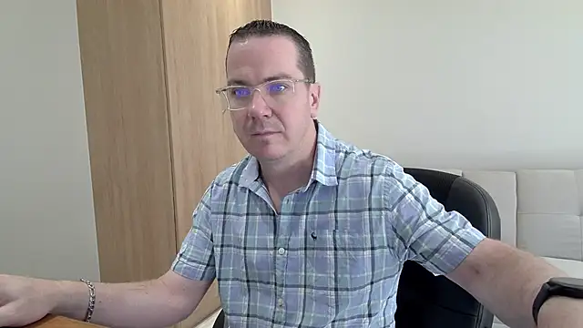 Snapshot of BrettJ81 chatting on 09/20/25, 10:49 BrettJ81 online show from 09/20/25, 10:49