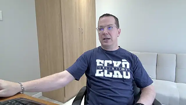 Snapshot of BrettJ81 chatting on 10/17/25, 12:52 BrettJ81 online show from 10/17/25, 12:52