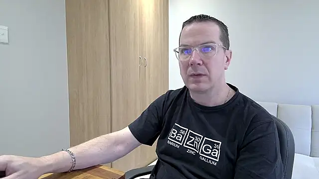 Snapshot of BrettJ81 chatting on 10/24/25, 07:38 BrettJ81 online show from 10/24/25, 07:38