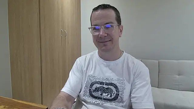 BrettJ81 online show from 04/17/26, 01:25