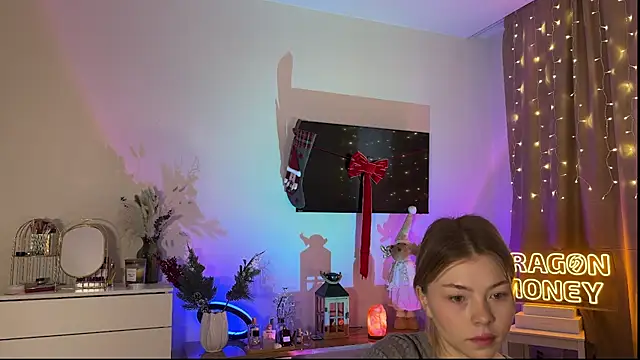 Snapshot of Aliceimhorny chatting on 12/03/24, 08:49 Aliceimhorny online show from 12/03/24, 08:49