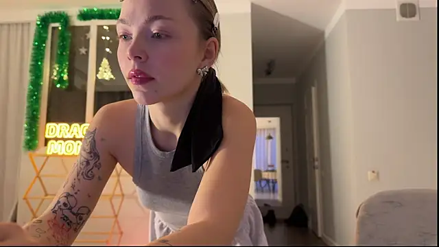 Snapshot of Aliceimhorny chatting on 12/10/24, 12:27 Aliceimhorny online show from 12/10/24, 12:27