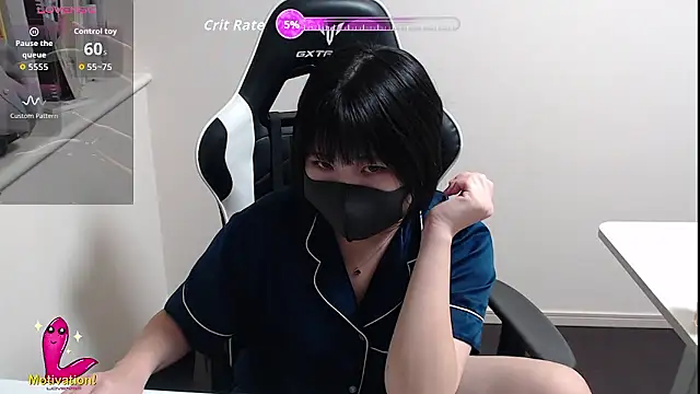 Snapshot of mimika0403 chatting on 12/19/25, 07:48 mimika0403 online show from 12/19/25, 07:48