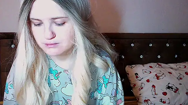 Snapshot of Sara4uu chatting on 11/09/25, 12:31 Sara4uu online show from 11/09/25, 12:31