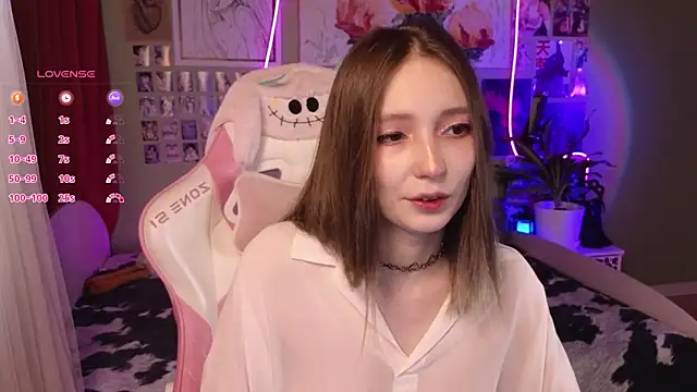Snapshot of Evie_Ro chatting on 05/01/26, 01:43 Evie Ro online show from 05/01/26, 01:43