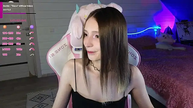 Snapshot of Evie_Ro chatting on 06/09/26, 09:37 Evie Ro online show from 06/09/26, 09:37
