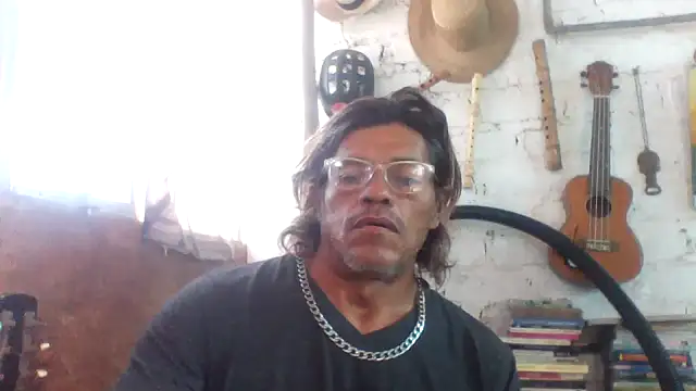 Snapshot of kvr27 chatting on 03/19/26, 01:26 kvr27 online show from 03/19/26, 01:26