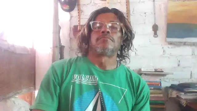 Snapshot of kvr27 chatting on 03/28/26, 01:11 kvr27 online show from 03/28/26, 01:11