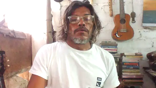 Snapshot of kvr27 chatting on 04/21/26, 12:44 kvr27 online show from 04/21/26, 12:44