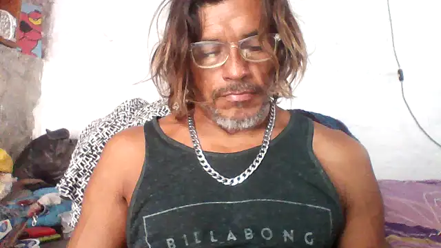Snapshot of kvr27 chatting on 05/20/26, 02:23 kvr27 online show from 05/20/26, 02:23