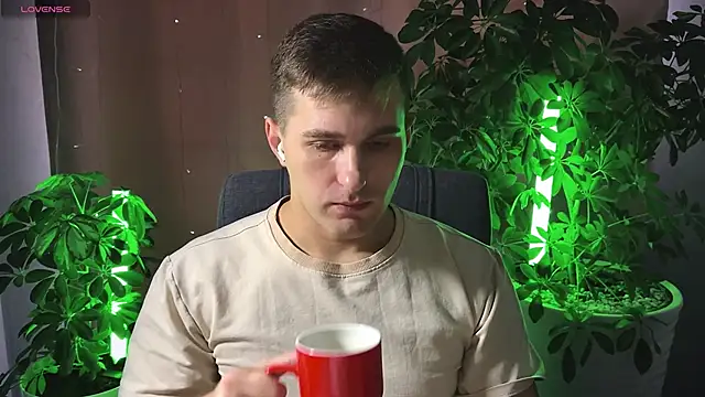 Sweeet  boy online show from 02/22/25, 10:18