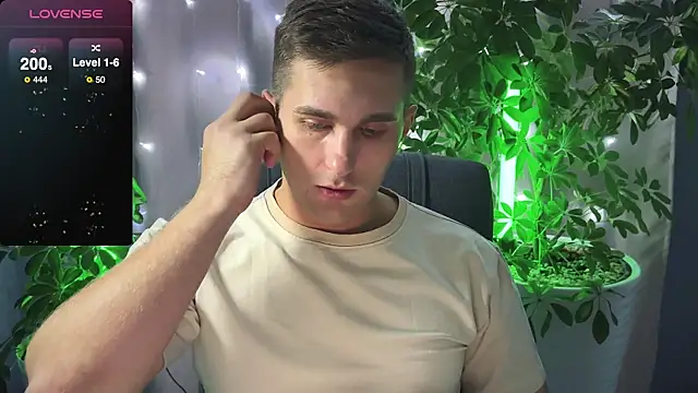 Sweeet  boy online show from 02/22/25, 07:58