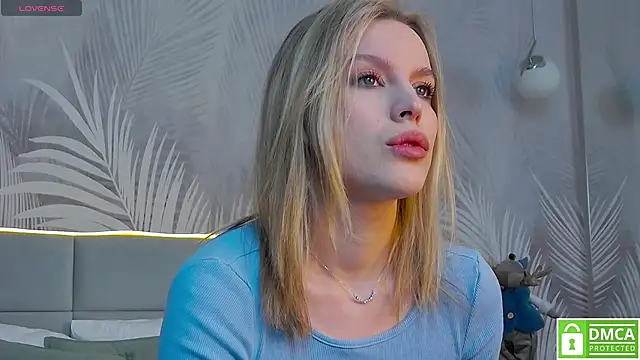 Snapshot of AmaliaBell chatting on 12/23/24, 01:03 AmaliaBell online show from 12/23/24, 01:03