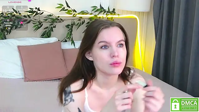 Snapshot of AmaliaBell chatting on 10/26/25, 01:06 AmaliaBell online show from 10/26/25, 01:06