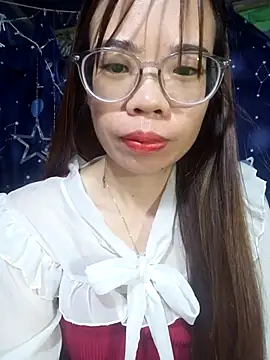 Snapshot of __Mai-love19__ chatting on 10/28/25, 10:12 Mai-love19 online show from 10/28/25, 10:12