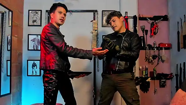 Snapshot of dom2travelersss chatting on 01/27/25, 11:11 dom2travelersss online show from 01/27/25, 11:11