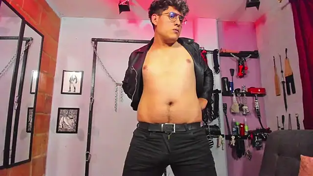 Snapshot of dom2travelersss chatting on 03/02/25, 07:02 dom2travelersss online show from 03/02/25, 07:02