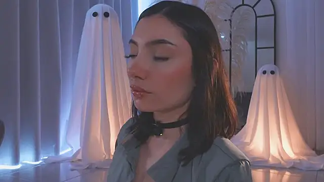 Snapshot of AmyArmstrong chatting on 10/25/25, 07:30 AmyArmstrong online show from 10/25/25, 07:30