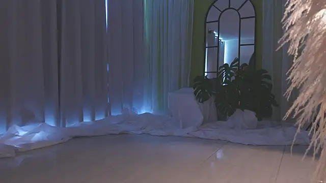 Snapshot of AmyArmstrong chatting on 12/04/25, 08:50 AmyArmstrong online show from 12/04/25, 08:50