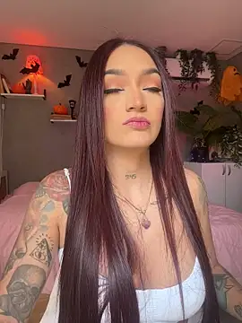 Snapshot of DaniDusan_ chatting on 10/29/25, 06:31 DaniDusan  online show from 10/29/25, 06:31