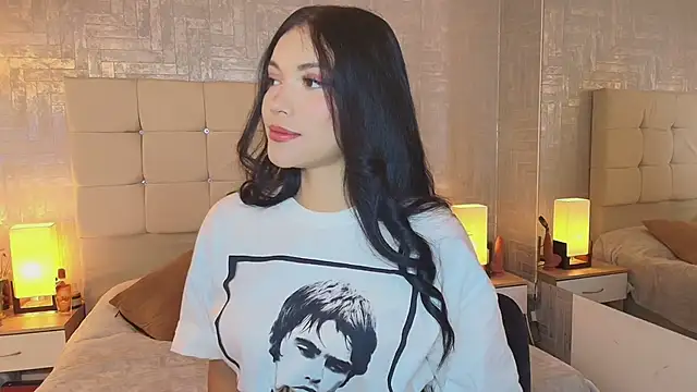 Snapshot of Baby_Venuss chatting on 12/30/24, 03:47 Baby Venuss online show from 12/30/24, 03:47