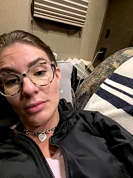 Snapshot of Milfywaysx chatting on 09/15/25, 12:21 Milfywaysx online show from 09/15/25, 12:21