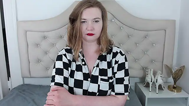 LaraDream online show from 01/31/25, 12:50