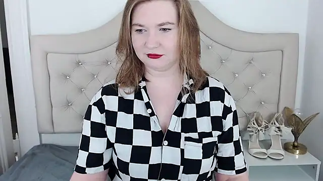 LaraDream online show from 02/05/25, 09:07