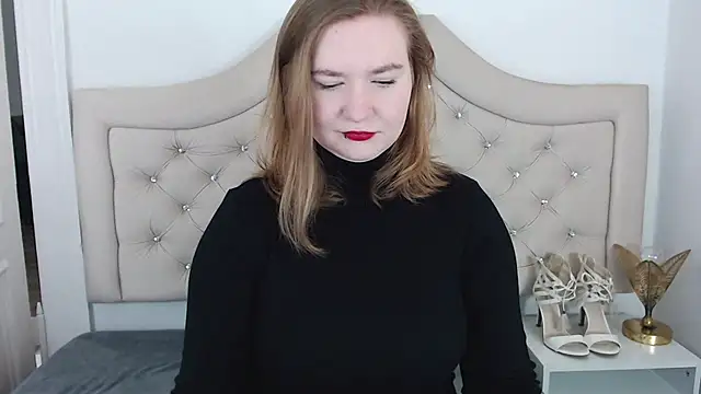 LaraDream online show from 02/09/25, 10:09