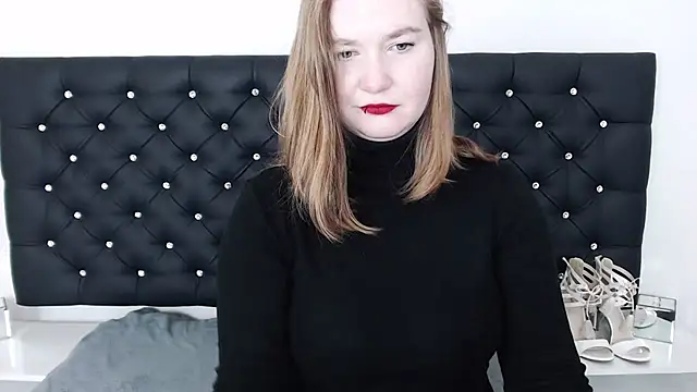 LaraDream online show from 02/11/25, 11:54