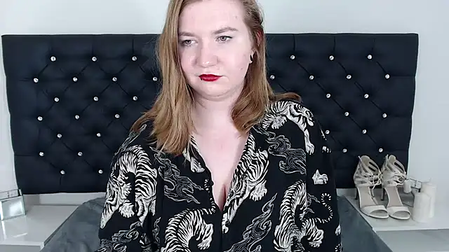 LaraDream online show from 02/28/25, 04:54