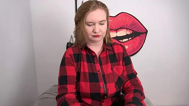 LaraDream online show from 09/12/25, 03:01