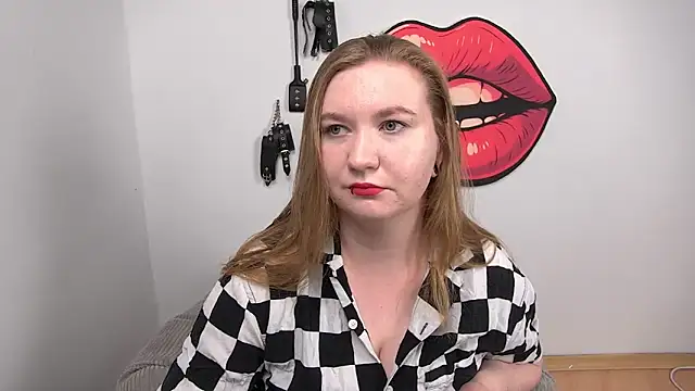 LaraDream online show from 10/04/25, 01:09