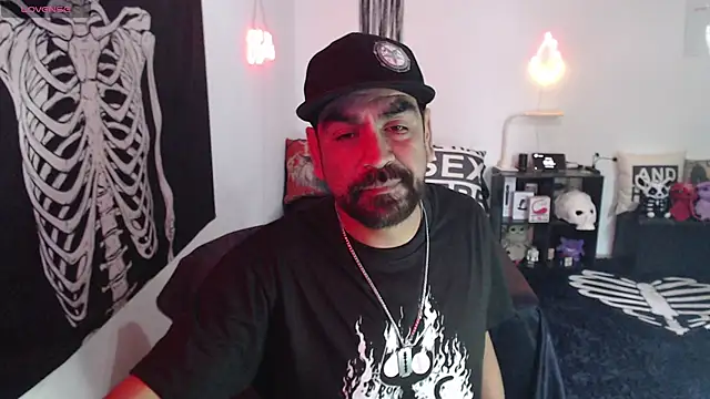 soyelcarlitos  online show from 04/22/26, 09:16