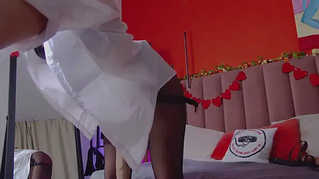 Snapshot of SweetySonya chatting on 02/13/25, 04:43 SweetySonya online show from 02/13/25, 04:43