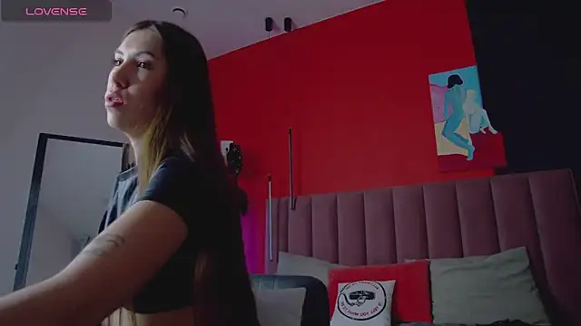 Snapshot of SweetySonya chatting on 03/12/25, 01:36 SweetySonya online show from 03/12/25, 01:36