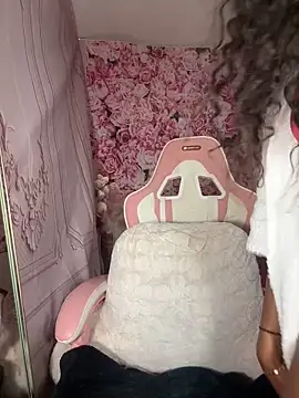 Snapshot of mismialove chatting on 03/16/26, 11:03 mismialove online show from 03/16/26, 11:03