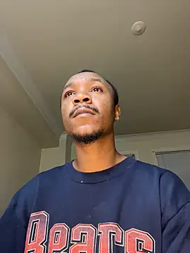 Snapshot of Letgeti chatting on 10/24/25, 01:03 Letgeti online show from 10/24/25, 01:03